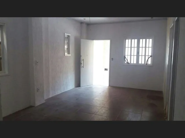 Imagem: O apartamento possui 3 Dormitórios, 1 Suíte, 1 Banheiro,