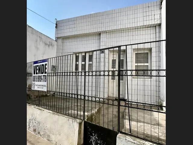 Imagem: A casa possui 2 Dormitórios, 2 Banheiros, 171m² de Área