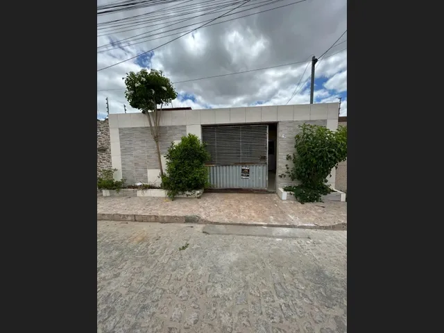 Imagem 1: Casa no Parque Viver Tomba Reformada com 3 Quartos Sendo Uma Suite!