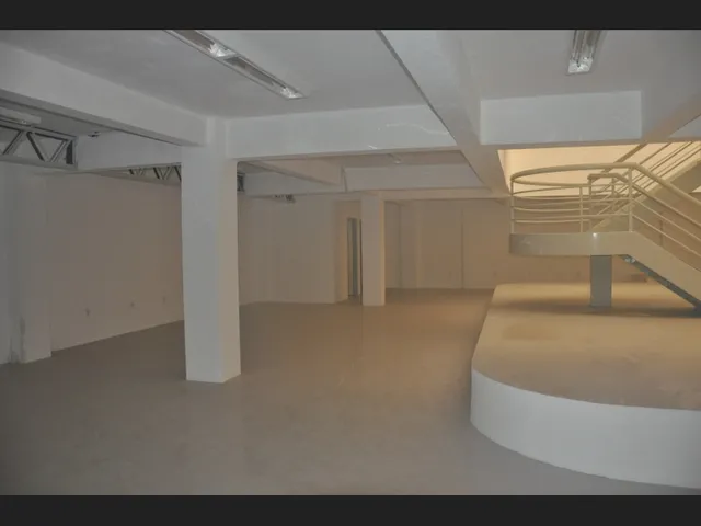 Imagem 4: Alugo Excelente Prédio no Comércio de 2.500M², 4 Andares com Elevador