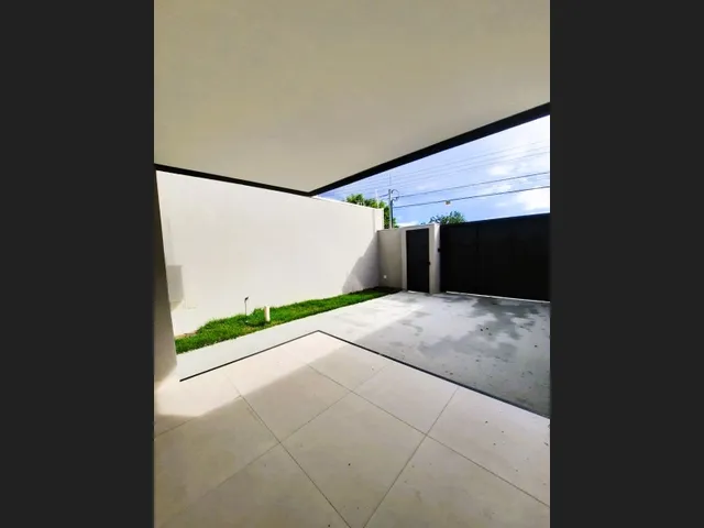 Imagem 11: Sobrado Novo com Excelente Acabamento