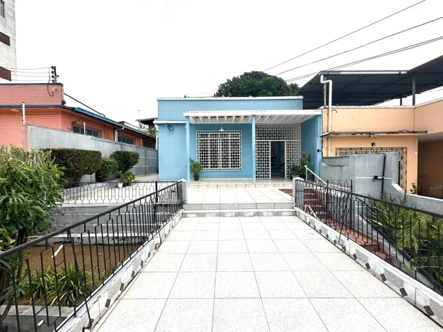 Imagem: Vendo Casa na Avenida Ayrão com 4 Quartos