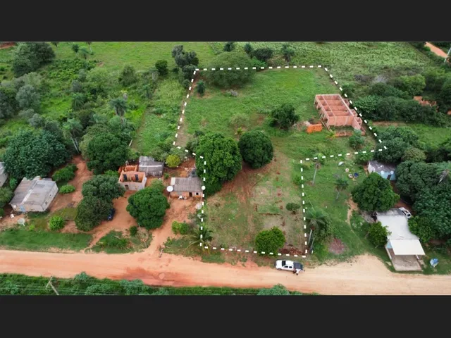 Imagem: O terreno possui Direto com o proprietário e está localizado