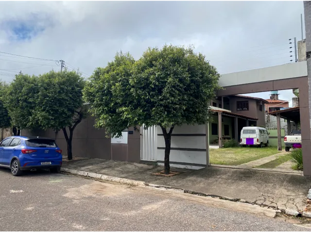 Imagem 3: Aluga-Se Residência / Área Comércial Grande com 8 Quartos