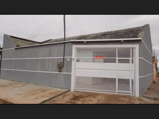 Imagem: A casa possui 2 Dormitórios, 1 Suíte, 2 Banheiros, 1 Vaga