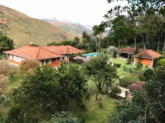 Imagem: Casa com 6 Quartos À Venda - Pedro do Rio