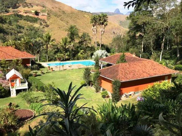 Imagem: Casa com 6 Dormitórios À Venda - Pedro
