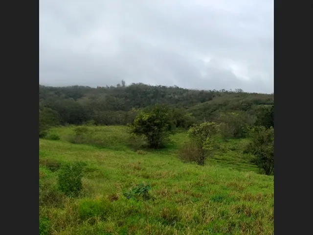 Imagem: O terreno possui 8.400m² de Área e está localizado em