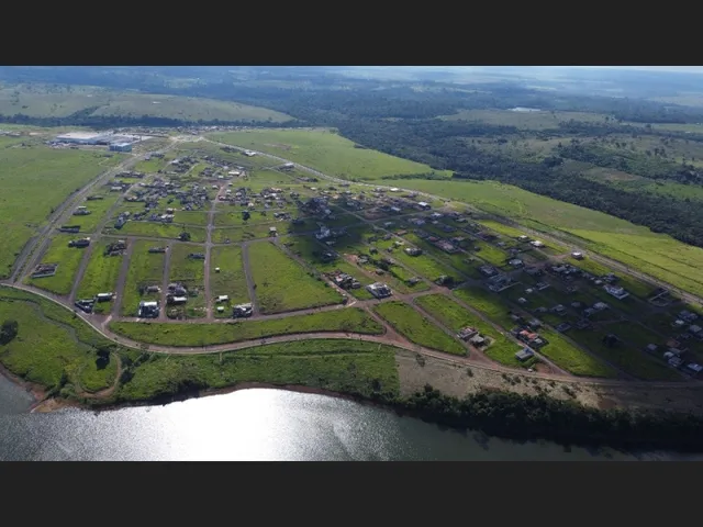 Imagem: O terreno possui 200m² de Área, Imóvel novo e está localizado