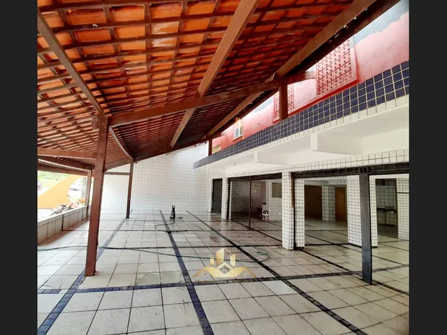 Imagem: A sala comercial possui 240m² de Área e está localizado