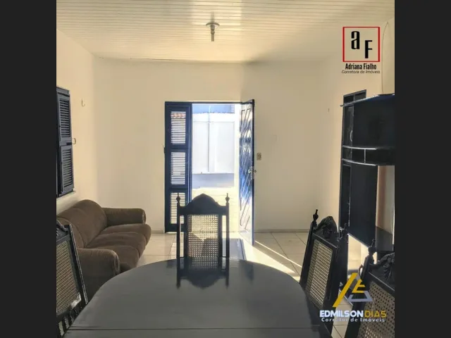 Imagem 4: Casa Varandada com Quintal Amplo no Icaraí