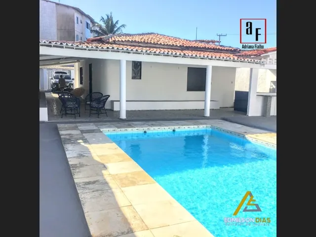 Imagem 7: Casa Varandada com Quintal Amplo no Icaraí