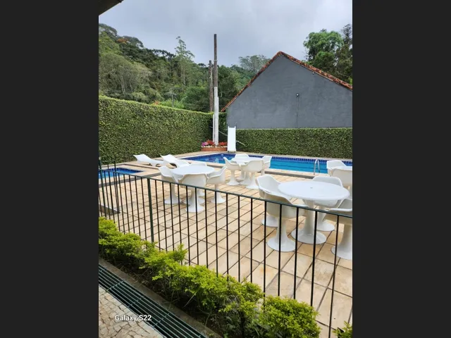 Imagem 10: Apartamento de 2 Quartos com Varanda no Segundo Andar com Vista para o Jardim Principal
