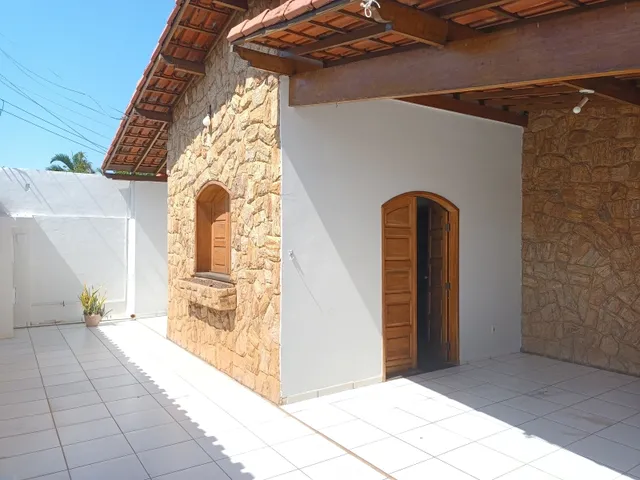 Imagem 3: Excelente Casa À Venda, com 2 Quantos, 2 Banheiros e 2 Vagas de Garagem