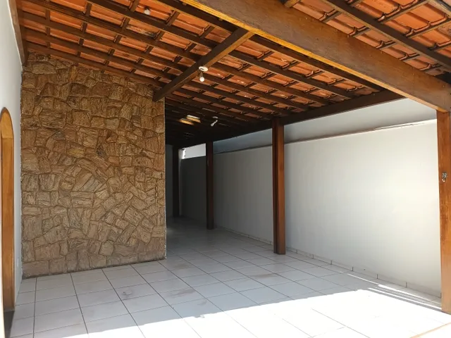 Imagem 6: Excelente Casa À Venda, com 2 Quantos, 2 Banheiros e 2 Vagas de Garagem