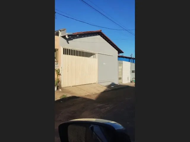 Imagem: A casa possui 2 Dormitórios, 1 Banheiro, 1 Vaga na garagem