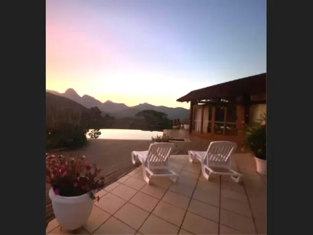 Imagem 3: Casa com 04 Dormitórios em Araras - Petrópolis/Rj