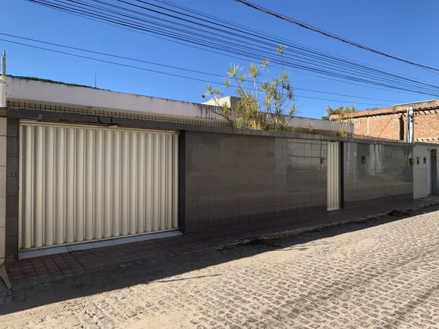 Imagem: Linda Casa a Venda no Centro de Pesqueira