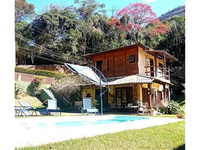 Imagem: Casa de Condomínio com 4 Quartos À Venda