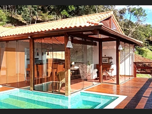 Imagem: Casa com 05 Dormitórios em Itaipava (Vale