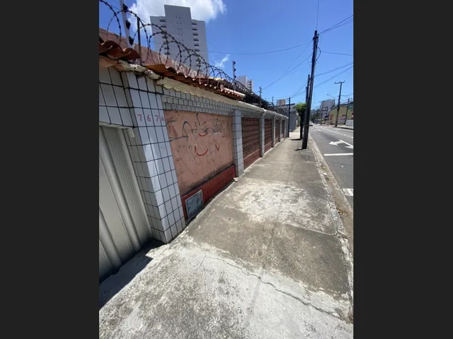Imagem 6: Casa Plana À Venda no Bairro Joaquim Távora, Terreno Comercial de Esquina, 7 Quartos