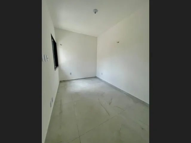 Imagem 2: Casa Duplex Nova com 4 Quartos, Piscina Opcional, 3 Vagas de Garagem, Bairro Edson Queiroz