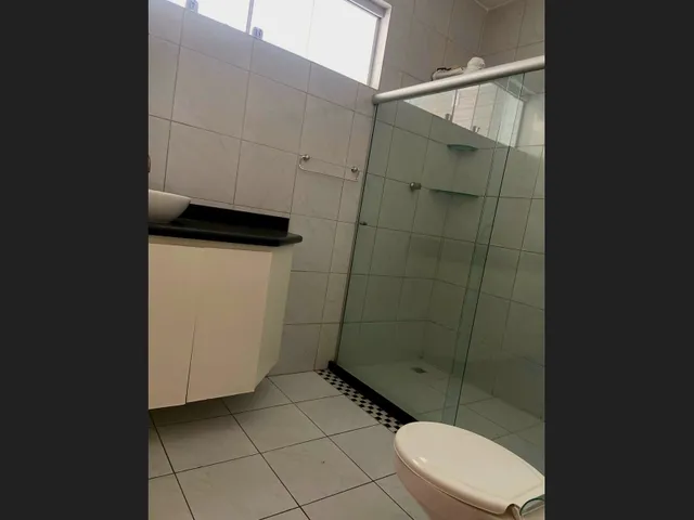 Imagem 12: Aluga-Se Casa, 3 Quartos, com Beco e Quintal, no Centro