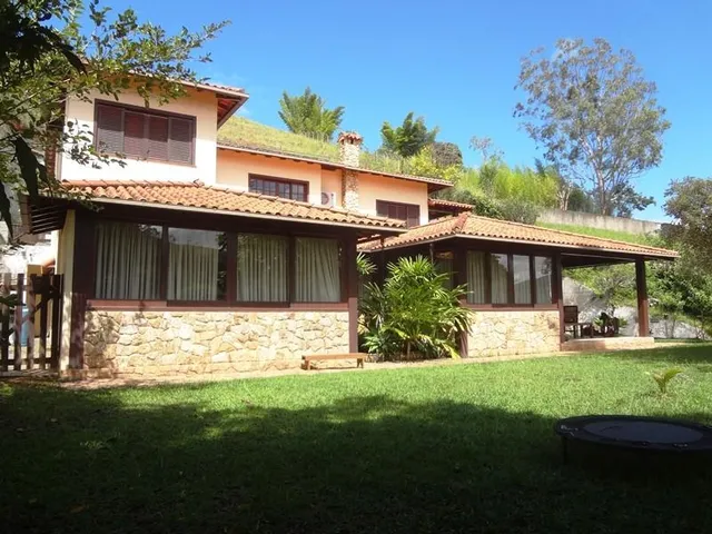 Imagem: Casa com 04 Dormitórios a Venda em Itaipava