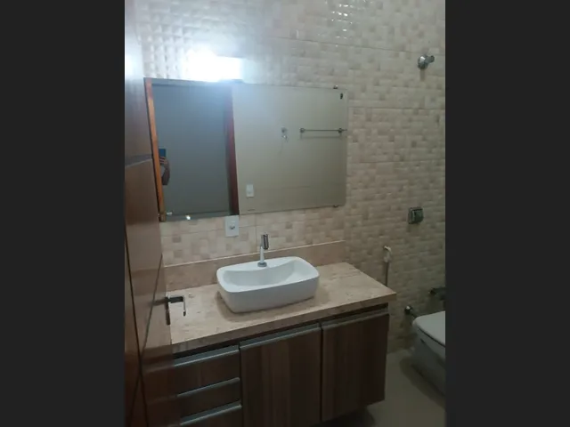 Imagem 14: Casa de Alto Padrão para Aluguel com Suíte, 4 Quartos e Espaço Gourmet