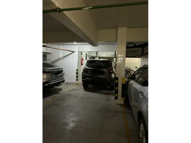 Imagem 3: Apartamento de Luxo com 4 Quartos e Vista para o Mar