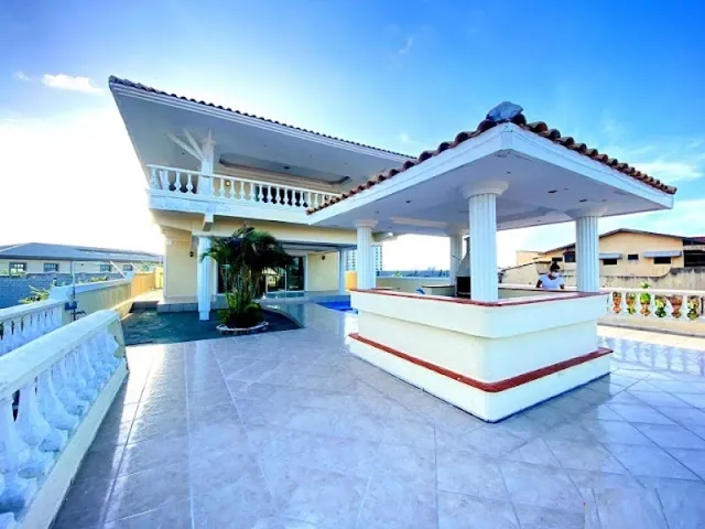 Imagem 8: Casa Duplex no Bairro Dunas com 3 Quartos, Vista Mar, 4 Vagas de Garagem, Piscina, Nascent