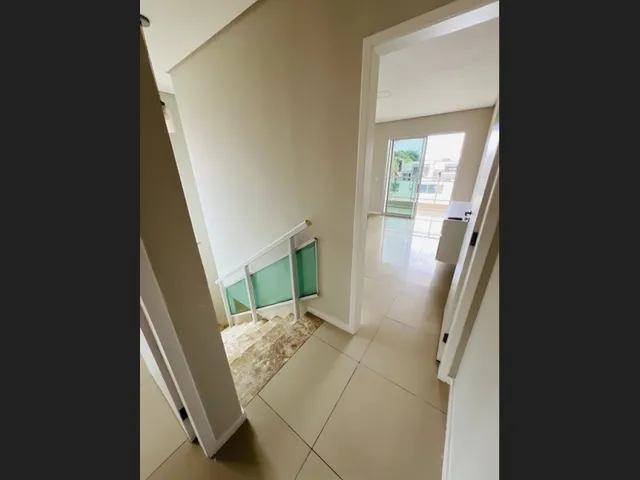 Imagem 3: Casa Duplex À Venda, Bairro Sapiranga com 4 Quartos, Rua Sem Saída com Porteiro