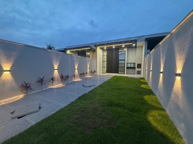 Imagem 14: Casa Plana Moderna com 3 Suítes, 3 Vagas de Garagem, Área Gourmet e Quintal na Sapiranga
