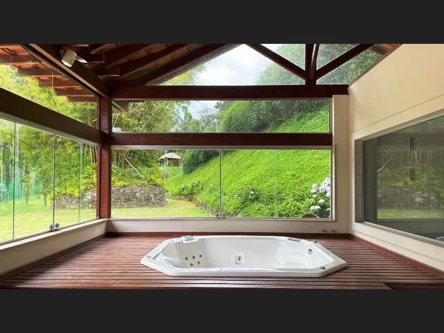 Imagem 3: Casa/Sítio 04 Suítes de Alto Padrão no Vale das Videiras - Petrópolis
