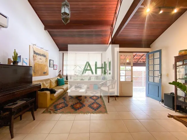 Imagem: Casa de Luxo com 4 Quartos e 3 Suítes à