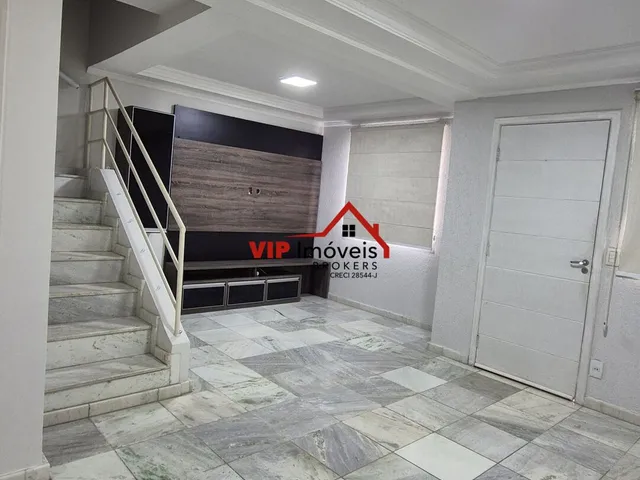 Imagem: A casa possui 3 Dormitórios, 1 Suíte, 1 Banheiro, 2 Vagas