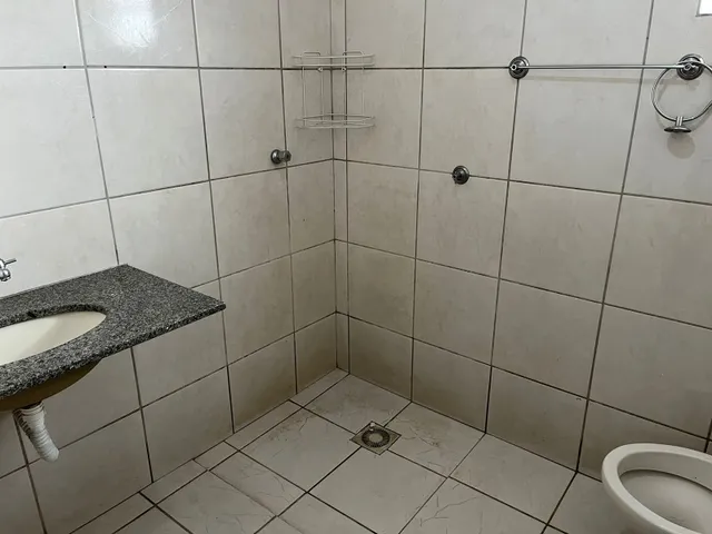 Imagem 12: Vendo Galpão Comercial com 2 Apartamentos de 3 Quartos Setor Leste Universitário