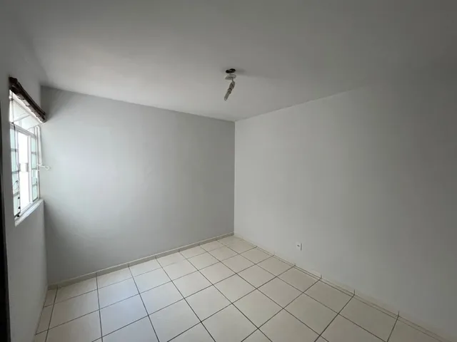 Imagem 10: Vendo Galpão Comercial com 2 Apartamentos de 3 Quartos Setor Leste Universitário