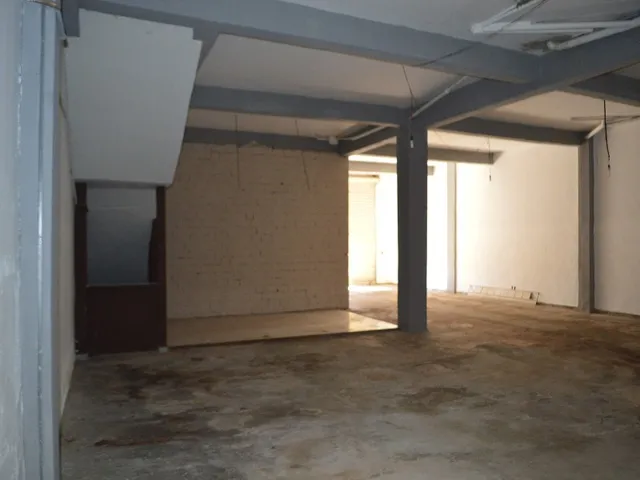 Imagem 8: Vendo Galpão Comercial com 2 Apartamentos de 3 Quartos Setor Leste Universitário