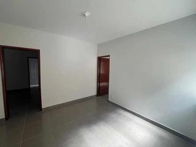 Imagem 14: Vendo Galpão Comercial com 2 Apartamentos de 3 Quartos Setor Leste Universitário