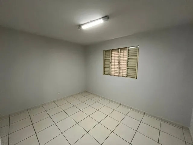 Imagem 15: Vendo Galpão Comercial com 2 Apartamentos de 3 Quartos Setor Leste Universitário