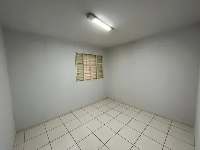 Imagem 2: Vendo Galpão Comercial com 2 Apartamentos de 3 Quartos Setor Leste Universitário