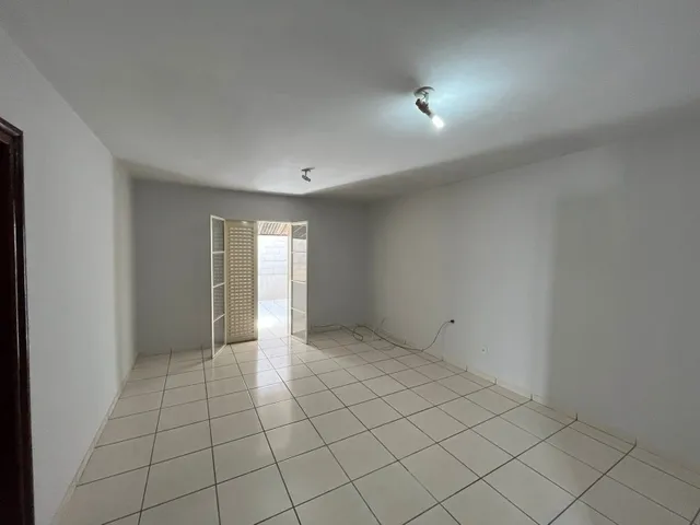 Imagem 7: Vendo Galpão Comercial com 2 Apartamentos de 3 Quartos Setor Leste Universitário