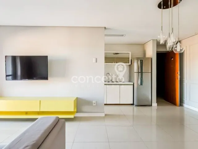 Imagem: Apartamento Semimobiliado com 2 Dormitórios