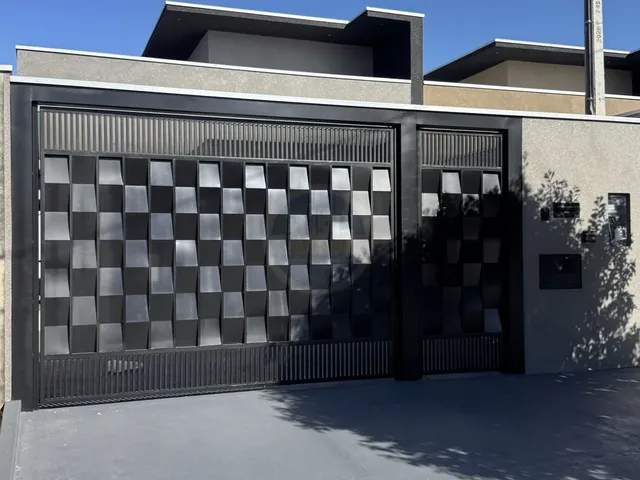 Imagem: A casa possui 3 Dormitórios, 1 Suíte, 2 Banheiros, 2