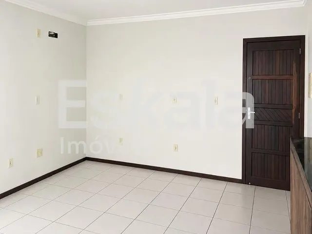 Imagem 3: Apartamento Semimobiliado Com 01 Suíte + 02 Quartos