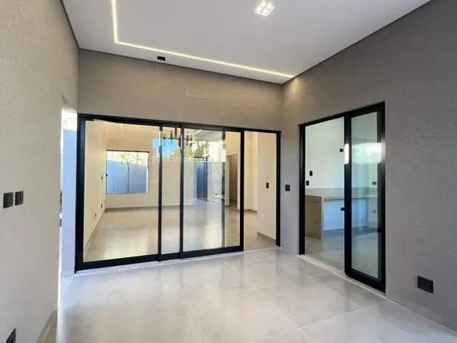 Imagem 3: Casa Térrea de Alto Padrão com Área de Lazer Completa em Localização Privilegiada!