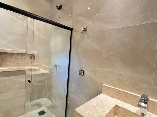 Imagem 11: Casa Térrea de Alto Padrão com Área de Lazer Completa em Localização Privilegiada!