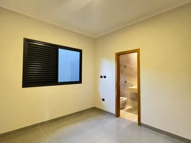 Imagem 5: Casa Térrea de Alto Padrão com Área de Lazer Completa em Localização Privilegiada!