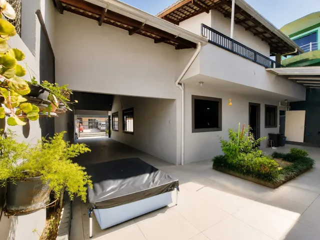 Imagem 10: Casa para venda em Centro com 3 quartos, sendo 1 suíte, 305m²